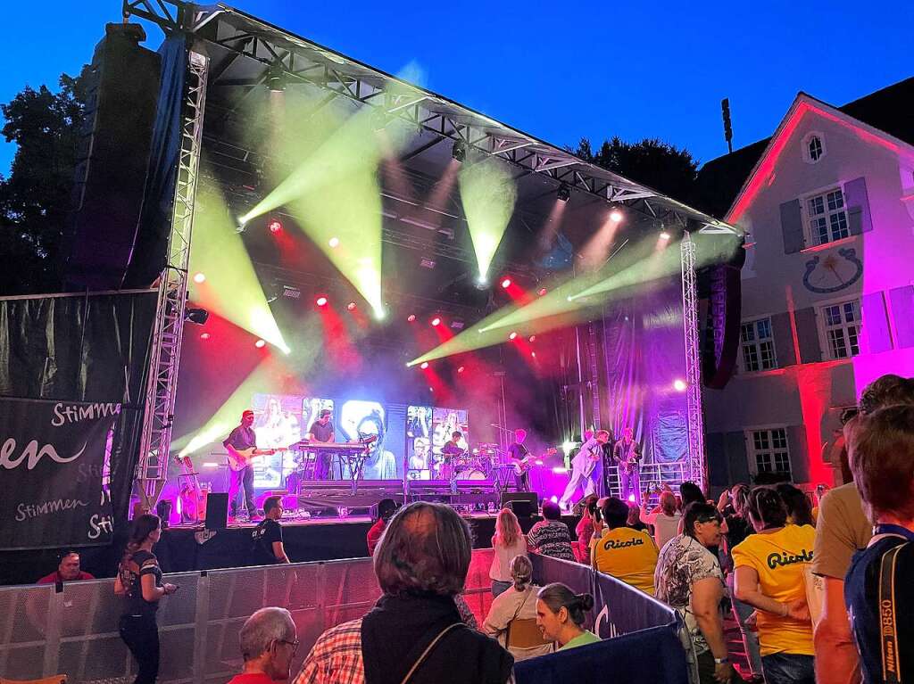 Impressionen vom Stimmenkonzert mit To Athena und Luca Hnni auf dem Domplatz in Arlesheim