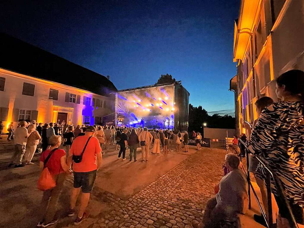 Impressionen vom Stimmenkonzert mit To Athena und Luca Hnni auf dem Domplatz in Arlesheim