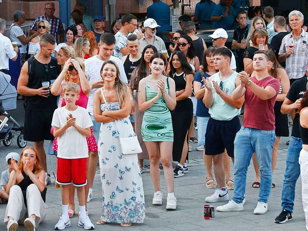 Verschiedene Bands und Knstler, Tanzauffhrungen und ein groes kulinarisches Angebot – am Samstag war in Lahr einiges geboten.