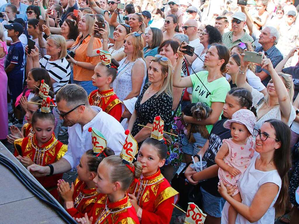 Verschiedene Bands und Knstler, Tanzauffhrungen und ein groes kulinarisches Angebot – am Samstag war in Lahr einiges geboten.