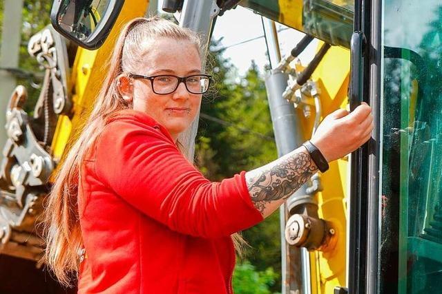 Baustelle statt Blumenladen: Wie eine 23-Jährige aus Nordrach zur Baggerfahrerin wurde