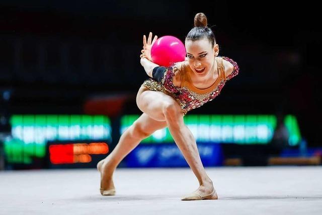Darja Varfolomeev räumt in der Rhythmischen Sportgymnastik ab