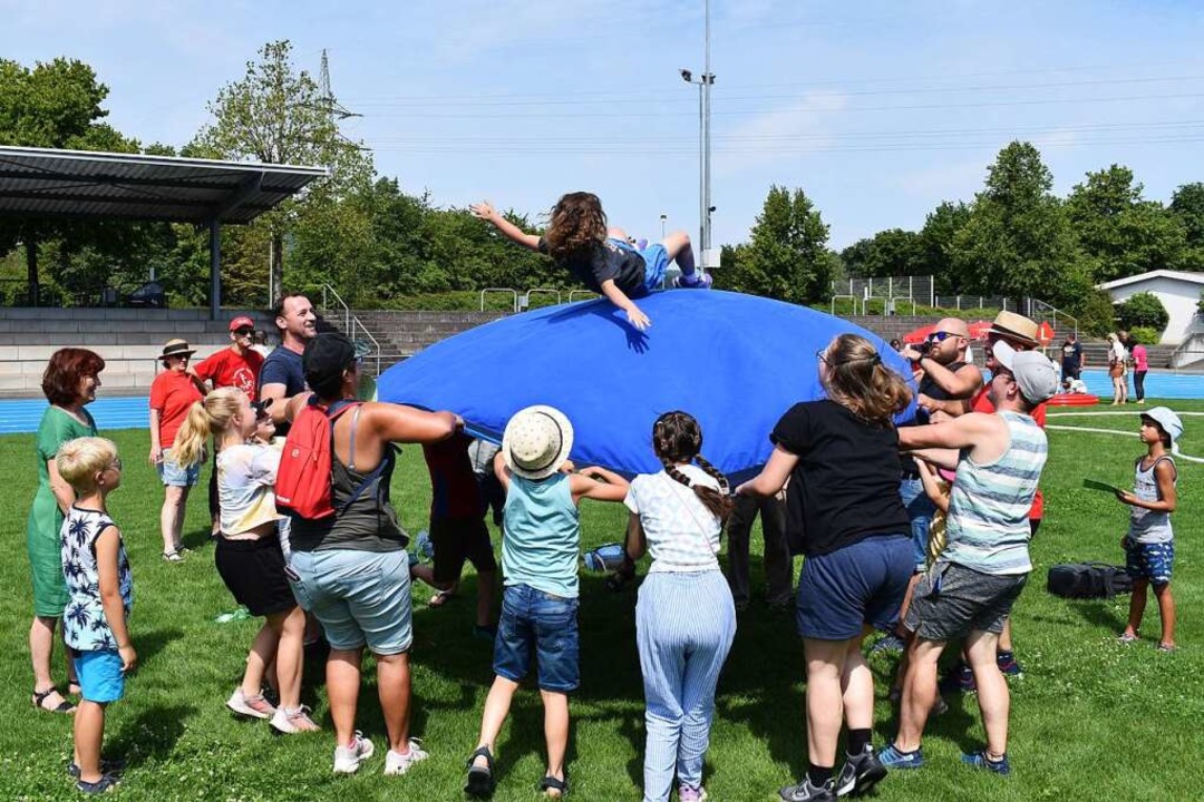 Beim Sparkassen-Spielfest herrschte Trubel im Europastadion.  | Foto: Horatio Gollin