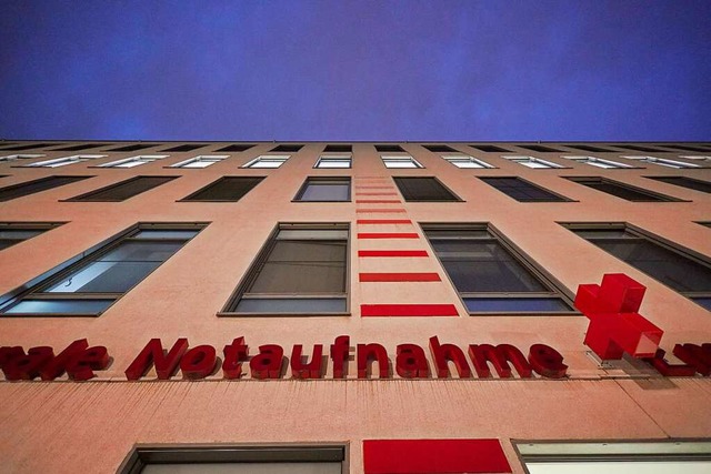 Im Ringen um eine Krankenhausreform is...tsministerium am Montag in Berlin mit.  | Foto: Joerg Carstensen (dpa)