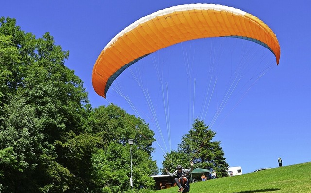 Benjamin Seiter beim Take-Off zum Ziellandewettbewerb.  | Foto: Robert Metzger