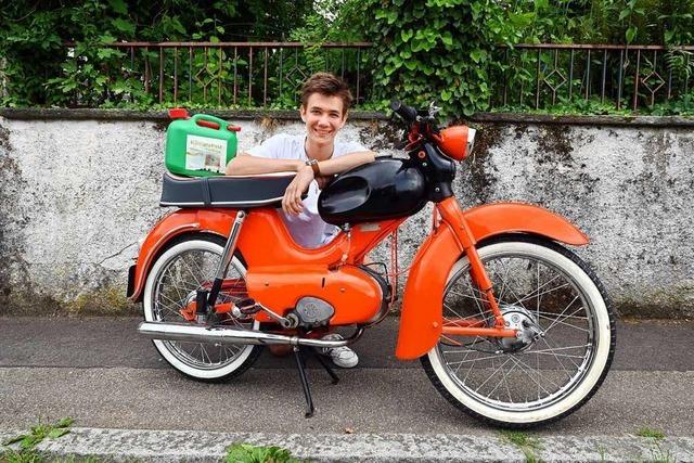 Freiburger Schüler fährt Oldie-Moped mit Zukunftssprit