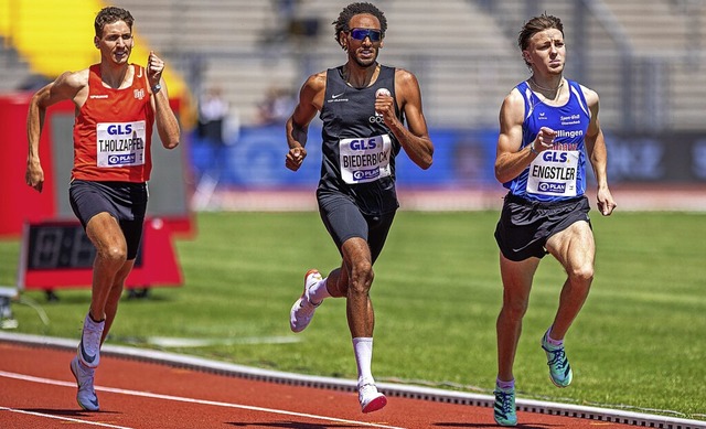 Adrian Engstler (rechts) lief ein behe...und wurde Vierter ber die 800 Meter.   | Foto: IMAGO/BEAUTIFUL SPORTS/KJPeters