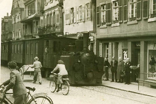 Das Bhnle bei seiner letzten Fahrt am...rz 1952 ber den Urteilsplatz in Lahr  | Foto: privat