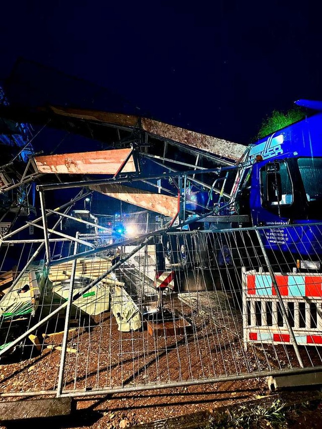 Umgestrzte Bauzune in Weil  | Foto: Feuerwehr Weil am Rhein