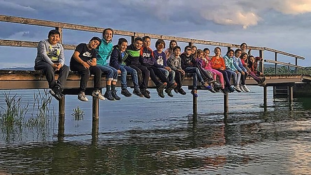 Die Kinder der Klasse 4a der Brenfels...en einen Sonnenuntergang am Bodensee.  | Foto: Luisa Zhringer