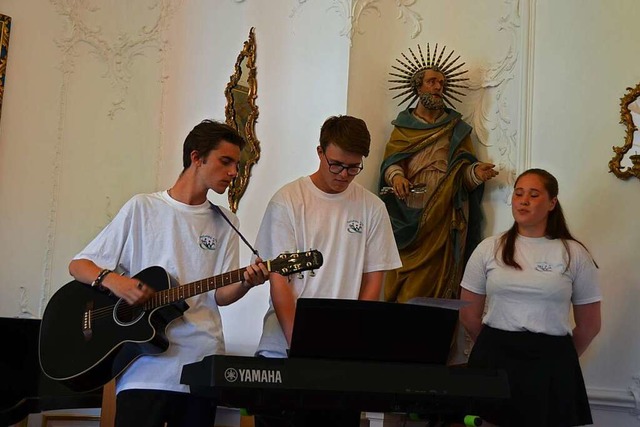 Musikalische Begleitung des Trios aus Lancing beim Jubilumsempfang  | Foto: Felix Lieschke-Salunkhe