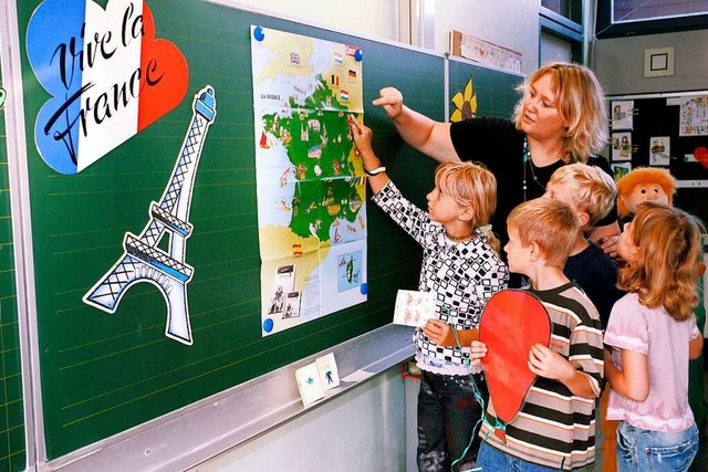 Oftmals lernen Kinder die Sprache der ... einer Grundschule in Rheinland-Pfalz.  | Foto: imaog