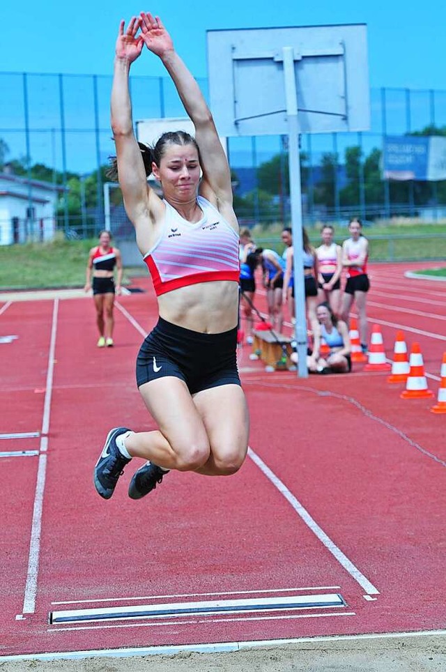 Luise Mattissek gewann den Weitsprungwettbewerb der U18.   | Foto: Ottmar Heiler