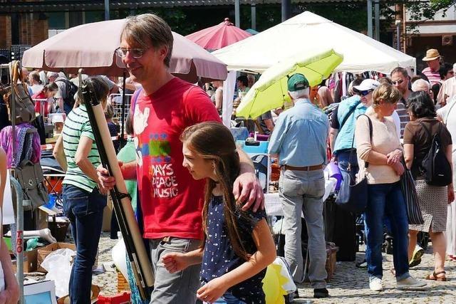 Am Samstag gibt es einen Flohmarkt und Kultur vor der Offenburger Reithalle