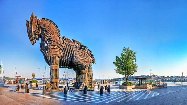 Trojanisches Pferd im Hafen von Canakkale, Trkei  | Foto: Multipedia via imago-images.de