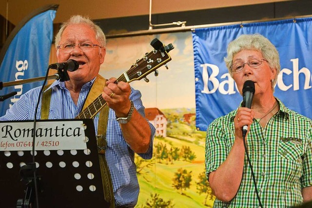 Walter Gerspacher und seine Ehefrau Gertrud beim Volksliedersingen 2017  | Foto: Benedikt Sommer