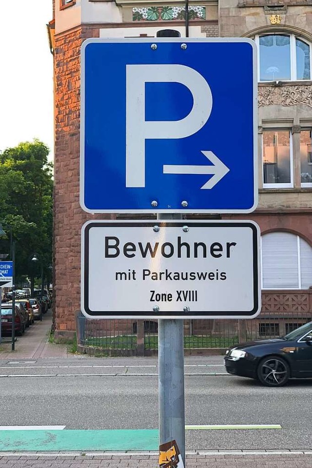 Anwohnerparken in Offenburg wird wohl erst ab Oktober teurer.  | Foto: Helmut Seller