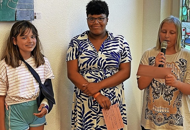 Isabel Rudishauser, Joy Akanazu und Mi...hearings im Btzinger Gemeinderat vor.  | Foto: Mario Schneberg