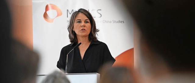 Auenministerin Annalena Baerbock stel...Politik im China-Institut Merics vor.   | Foto: Britta Pedersen (dpa)