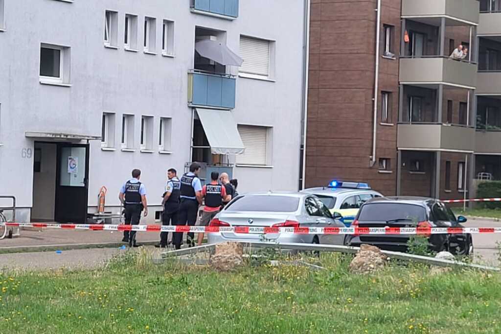 Messerstecherei Zwischen Jugendlichen Im Kanadaring In Lahr - Lahr ...