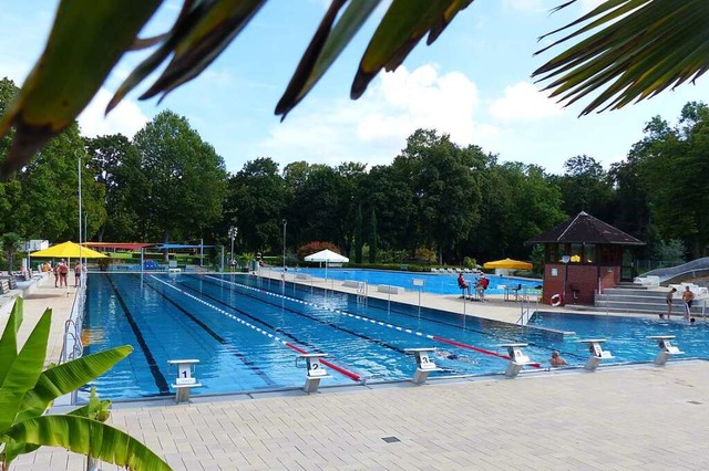 Das Waldschwimmbad gewhrt am Freitag ...s Bad bleibt mindestens bis Montag zu.  | Foto: Sattelberger