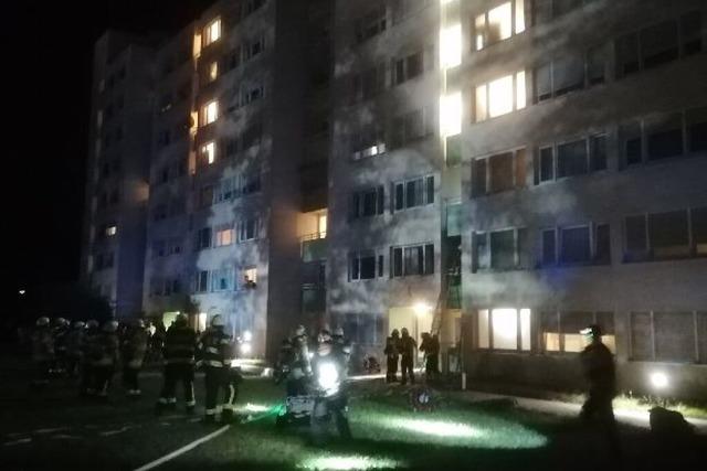 Brand in Hochhaus in Freiburg-Landwasser – zwei Babys ber Leitern gerettet