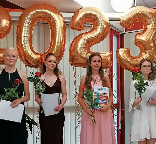 Jana Rttnauer, Heidrun Steigerwald, Lorena Mller, Julia Bandzwolek (v.l.)  | Foto: Schule