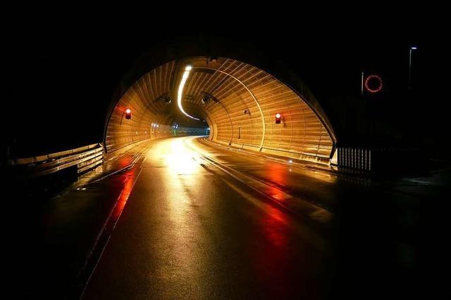Hugenwaldtunnel wegen zu hohem Lkw gesperrt