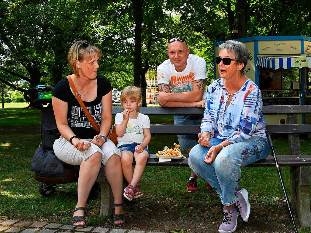 Hei war es am Samstagnachmittag bei der Erffnung des Lichterfests. Am Abend durchweichte dann Regen die Lampions. An ein Anznden der Lichter war erst am Sonntagabend zu denken. Gefeiert wurde dennoch – mit Attraktionen, Musik, Leckereien.