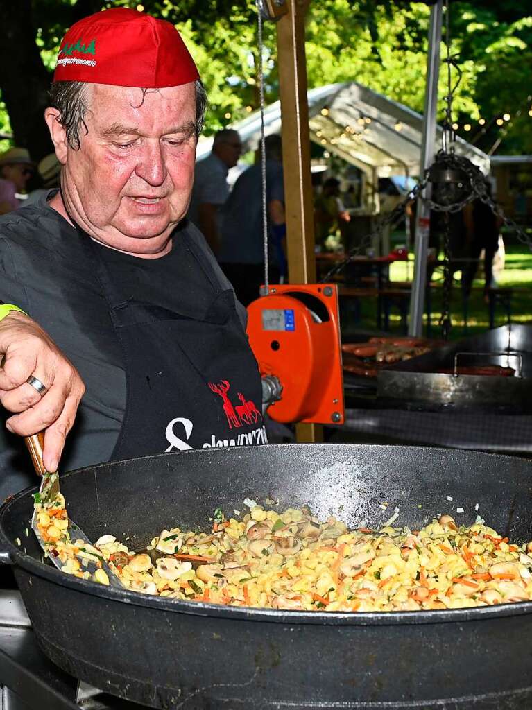 Hei war es am Samstagnachmittag bei der Erffnung des Lichterfests. Am Abend durchweichte dann Regen die Lampions. An ein Anznden der Lichter war erst am Sonntagabend zu denken. Gefeiert wurde dennoch – mit Attraktionen, Musik, Leckereien.