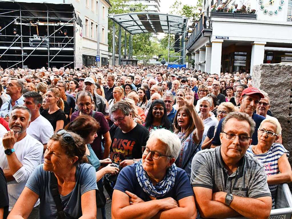 Simply Red und ClockClock rockten den Alten Marktplatz in Lrrach.