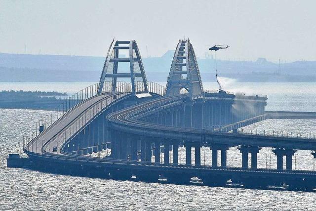 Krim-Brcke nach ukrainischem Marinedrohnen-Angriff beschdigt