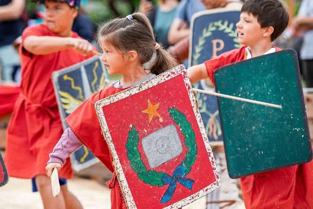 Konzentriertes Proben in der Gladiatorenschule fr Kinder  | Foto: Augusta Raurica, Susanne Schenker