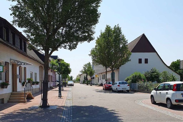 In Neuenburg sollen bald neue Parkregeln gelten, auch in der lstrae.  | Foto: Hannes Selz