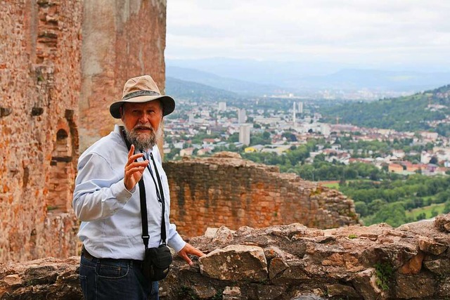 Heiko Wagner hat die Ausgrabungen auf Burg Rtteln in Lrrach geleitet.  | Foto: Katharina Kubon