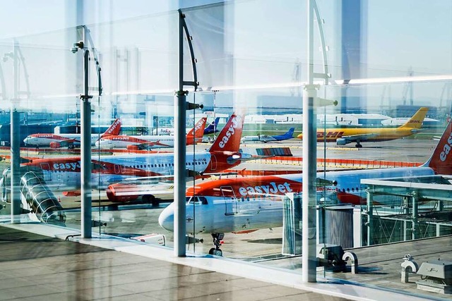 Der Betrieb am Euroairport luft in de...h Angaben des Managements reibungslos.  | Foto: Georgios Kefalas (dpa)
