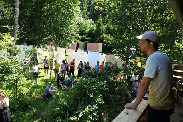 Leon Hsl begrt die Gste, die vor e...ibt es fr die Besucher viel zu sehen.  | Foto: Heidrun Simoneit