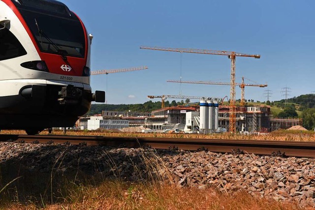 Wann werden einmal Zge beim neuen Zentralklinikum halten?  | Foto: Jonas Hirt