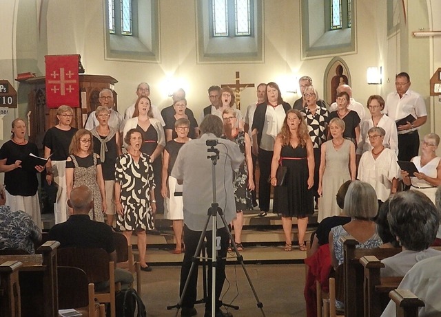 Der Chor Temporal  sang am Sonntag in Britzingen bei seinem Jahreskonzert.  | Foto: Bianca Flier