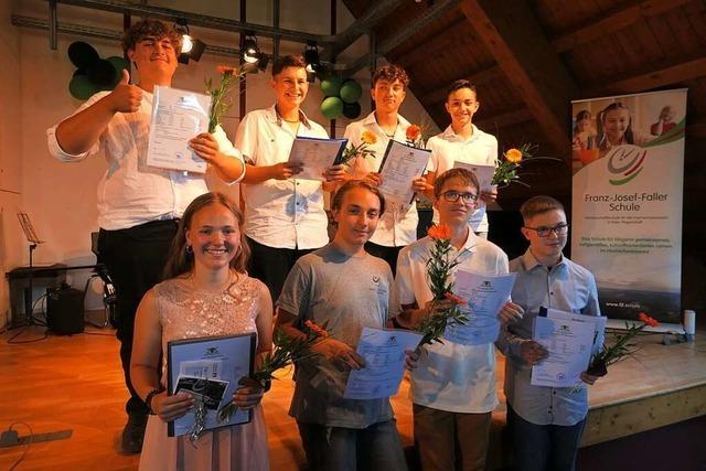 Neun Absolventen schreiben in Lenzkirch Geschichte