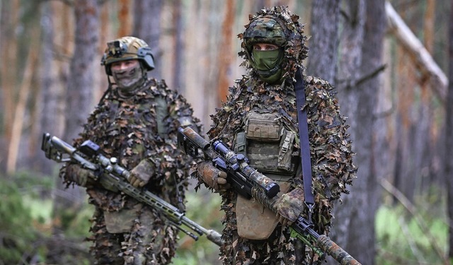 ber 100.000 russische Soldaten sollen... Kupjansk zusammengezogen worden sein.  | Foto: IMAGO/Stanislav Krasilnikov