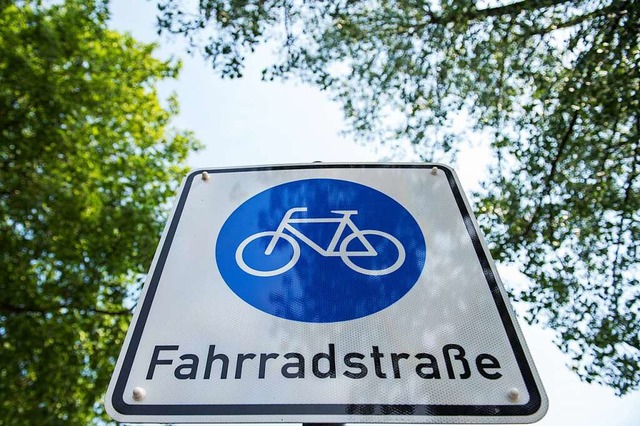 Fahrradstraen gibt es bereits in vielen anderen Stdten (Symbolbild).  | Foto: Daniel Bockwoldt