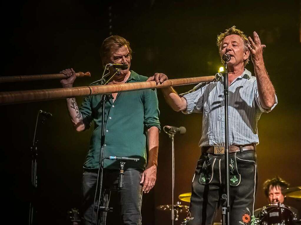 Ein unvergesslicher Abend mit einem Haufen Gaudi: Die Toten Hosen mit Gerhard Polt und den Well-Brdern.