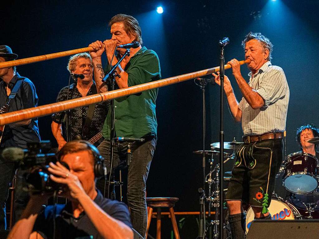 Ein unvergesslicher Abend mit einem Haufen Gaudi: Die Toten Hosen mit Gerhard Polt und den Well-Brdern.