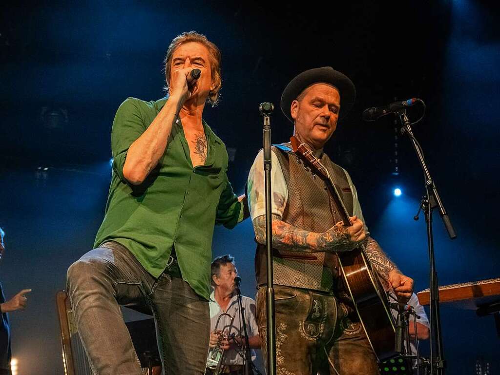 Ein unvergesslicher Abend mit einem Haufen Gaudi: Die Toten Hosen mit Gerhard Polt und den Well-Brdern.