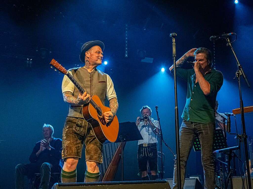 Ein unvergesslicher Abend mit einem Haufen Gaudi: Die Toten Hosen mit Gerhard Polt und den Well-Brdern.