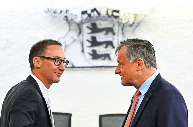 Gescheitert: Hans-Ulrich Rlke (r), FD...temberg mit Anwalt Thomas Wrtenberger  | Foto: Bernd Weibrod (dpa)