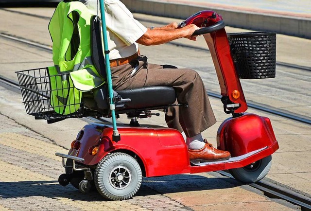 Ein elektrischer Krankenfahrstuhl (Symbolbild).  | Foto: majorosl66  (stock.adobe.com)