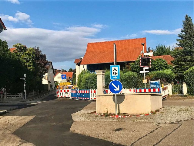 Die Verkehrsfhrung am Blumebrunnen in...ch entstehen  gefhrliche Situationen.  | Foto: Jutta Schtz