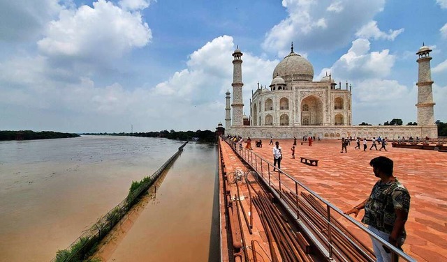 Das Taj Mahal in Indien verbindet Schnheit und Einfachheit.   | Foto: Aryan Kaushik (dpa)